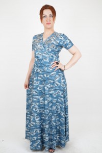 Short-sleeved blue dress