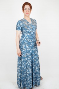 Short-sleeved blue dress